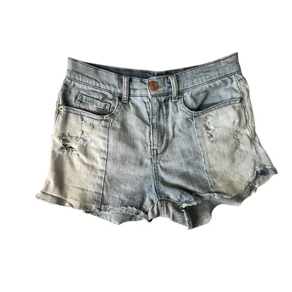 Mudd Shorts Women 7 Blue Distressed Denim Mid Rise (W26 L3) - Picture 6 of 13